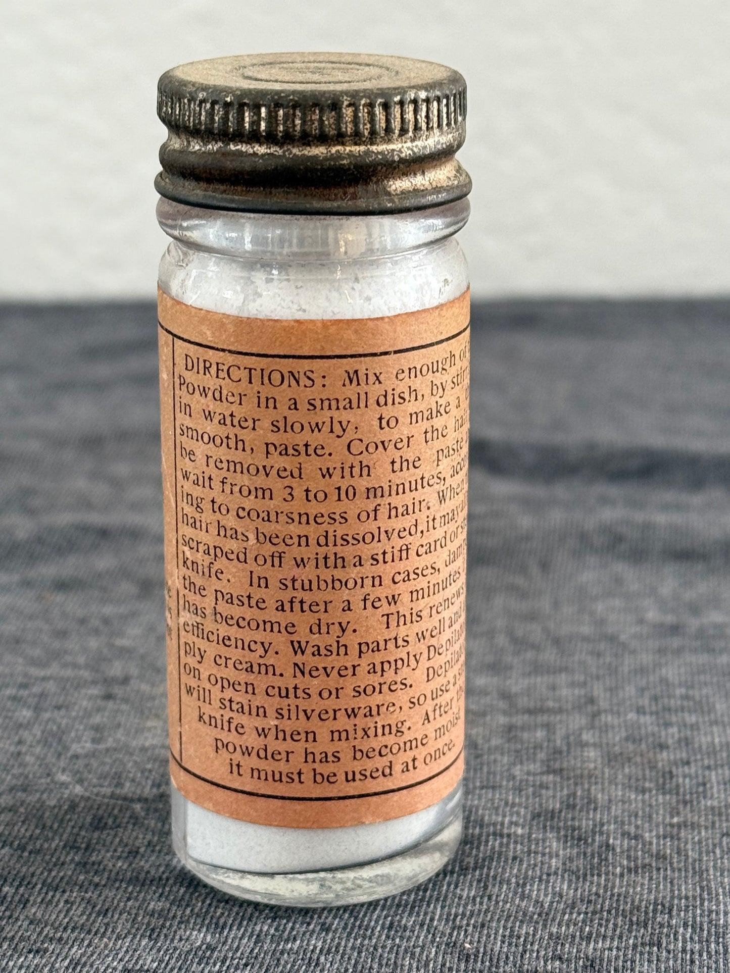 1920-1940 Colonial Dames Depilatory Jar