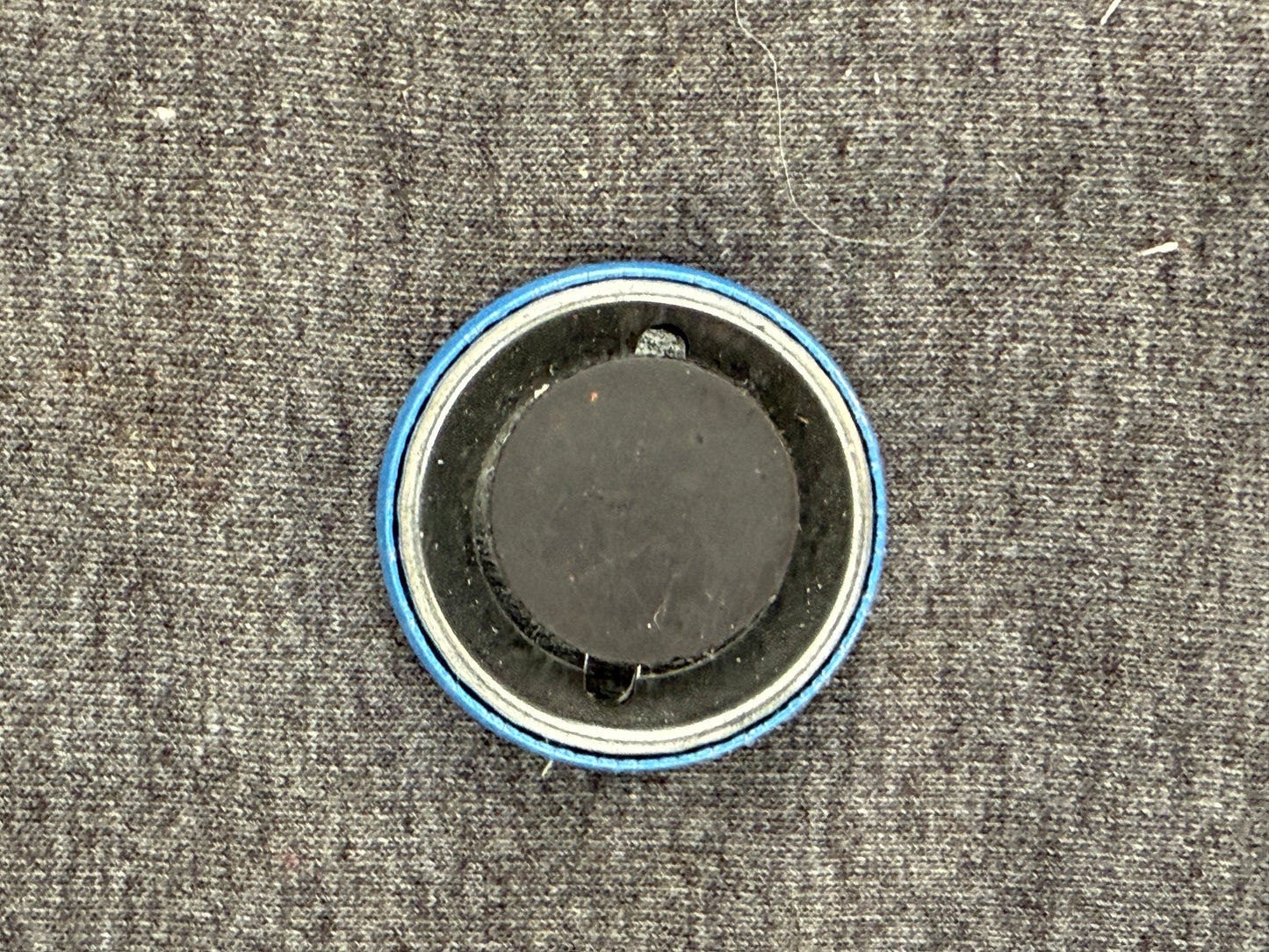 magnet on back of round pin