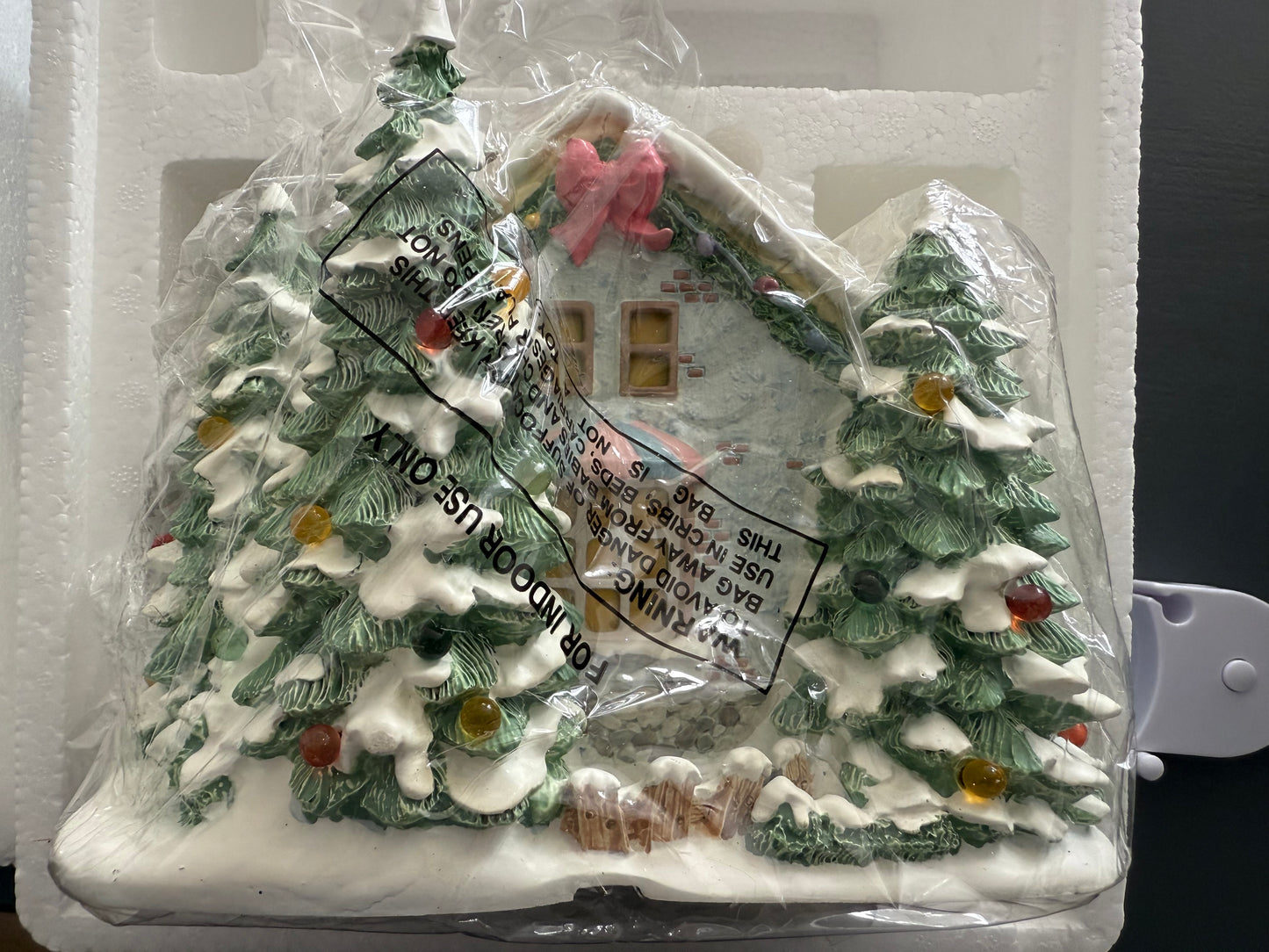 Hawthorne Village Precious Moments "Holly Day Greetings Post Office"