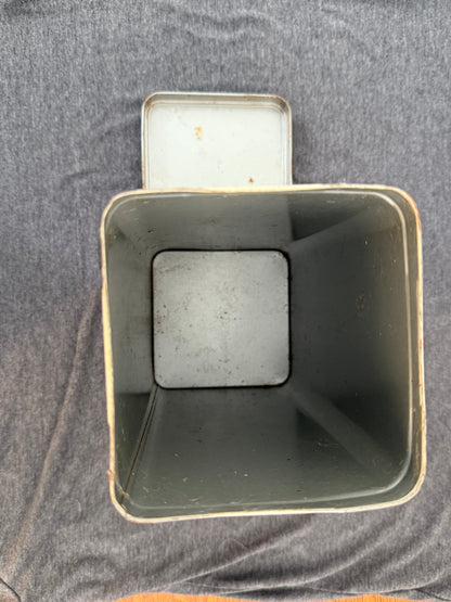 Vintage Nabisco Premium Cracker Tin