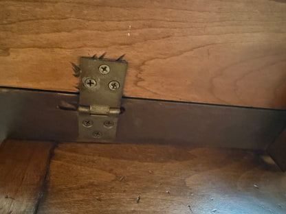 Vintage Queen Anne Style Oval Drop-Leaf Coffee Table