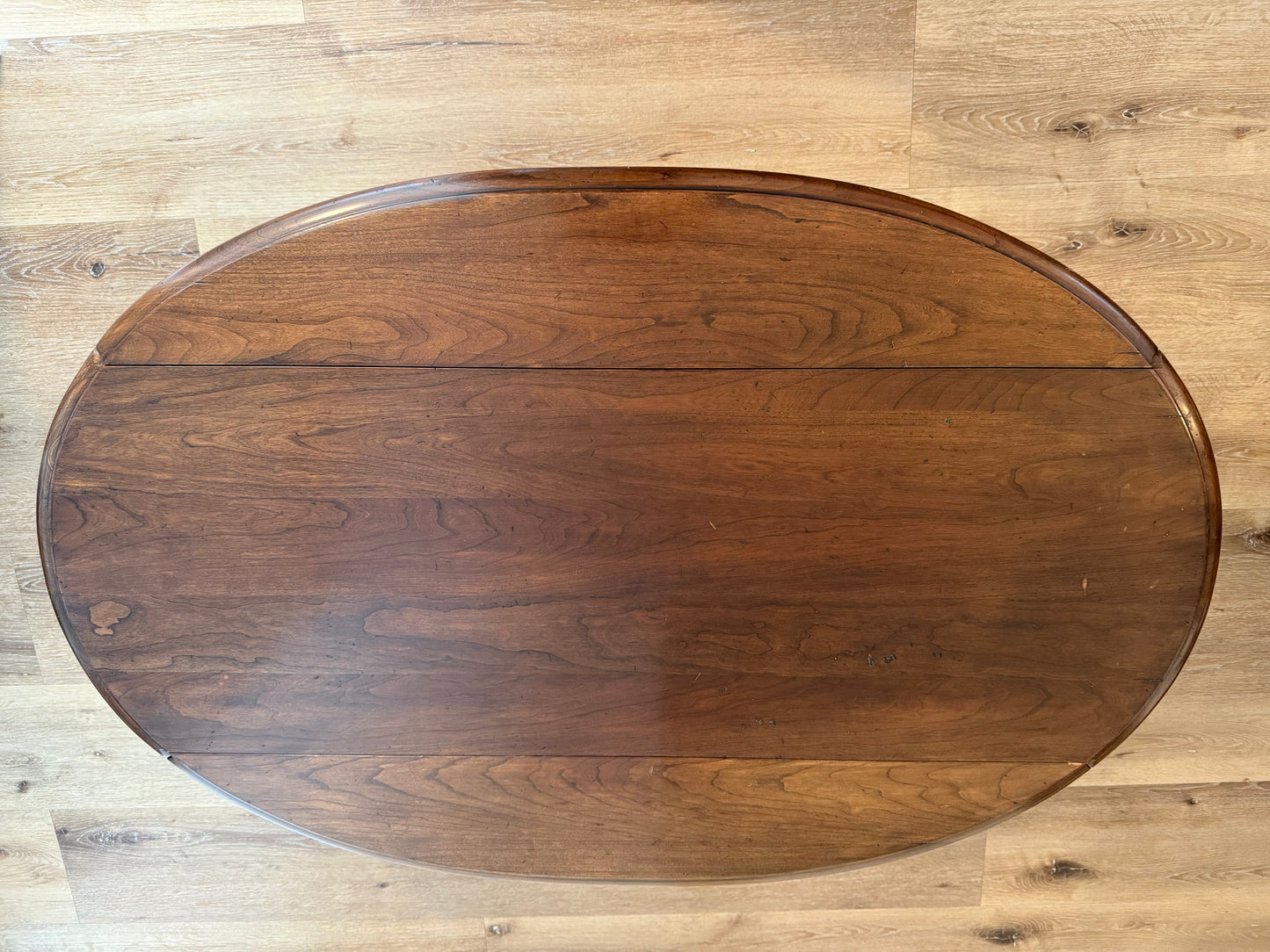 Vintage Queen Anne Style Oval Drop-Leaf Coffee Table