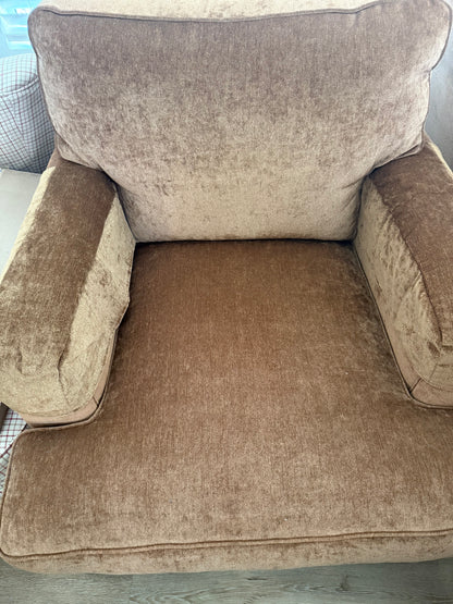 2 Well Made Oversized Chairs on Wood Base