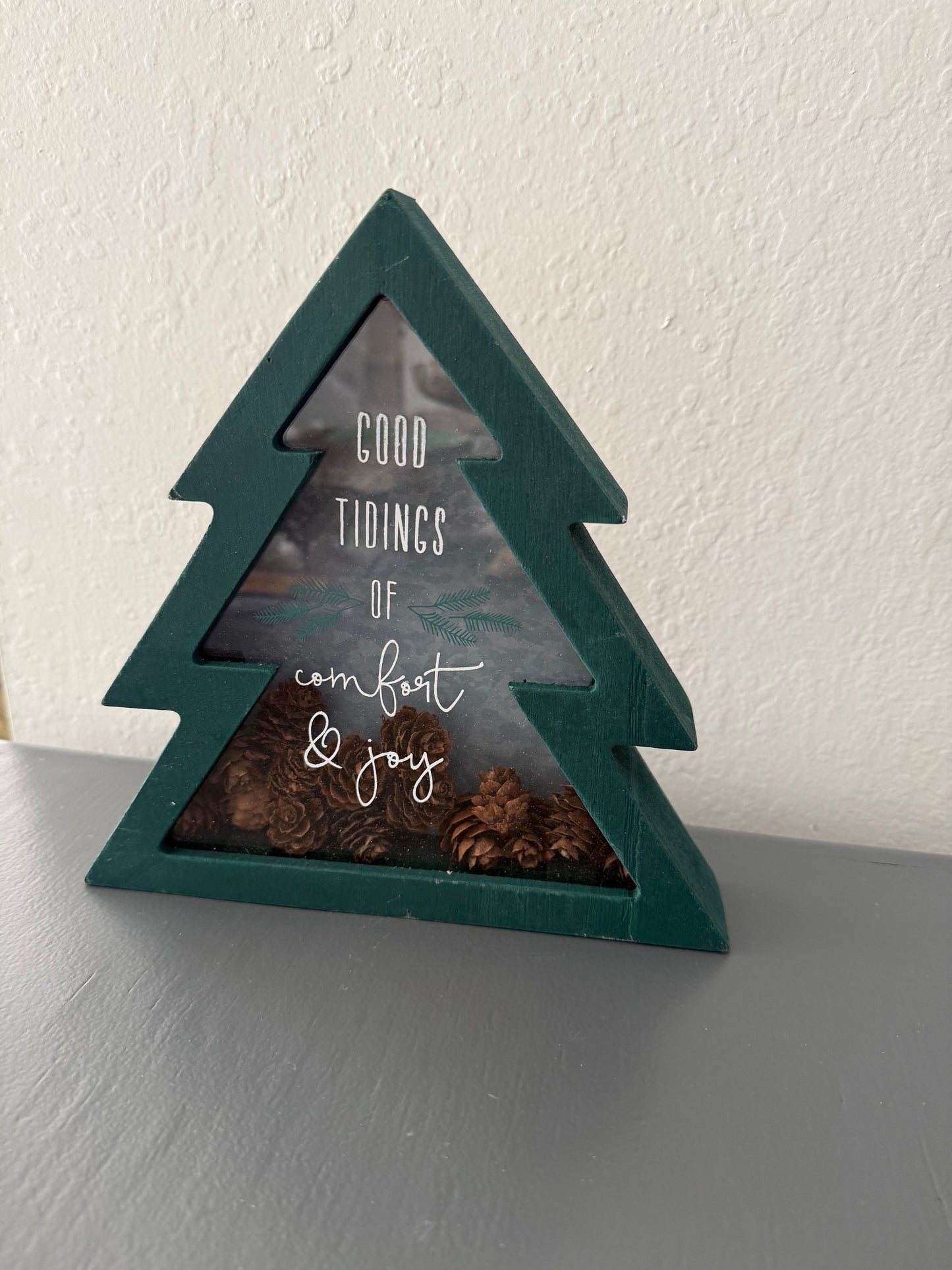 Green Christmas Tree Shaped Decorative Sign with Pinecones