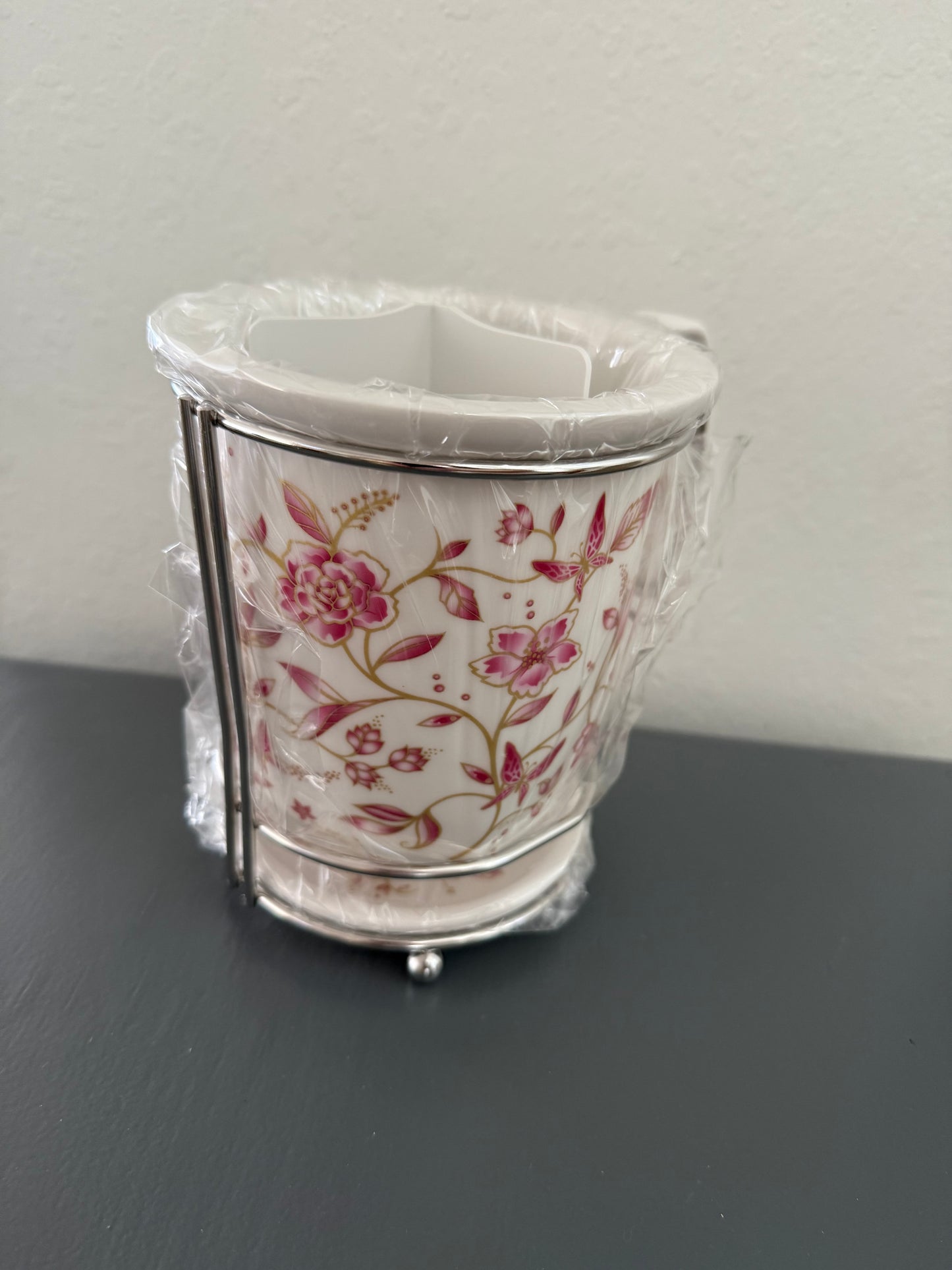 Silby Floral Pattern Flatware Holder Brand New in the Box