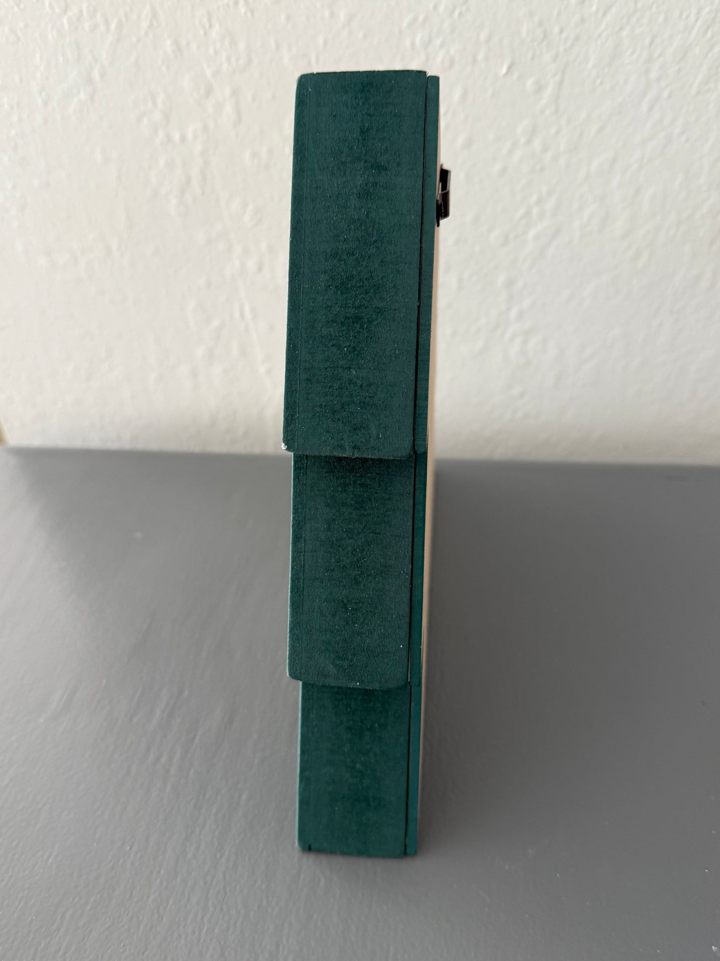 Green Christmas Tree Shaped Decorative Sign with Pinecones