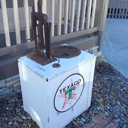 Vintage 30 Gallon Oil Lubester with Pump