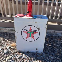 Vintage 30 Gallon Oil Lubester with Pump